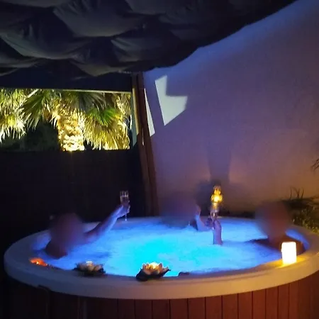 T2 Avec Jacuzzi Prive, Piscine Et Jardin Semesterbostad Massillargues-Attuech