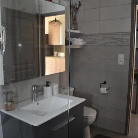 Ceven' O Calme T2 Avec Jacuzzi Prive, Piscine Et Jardin