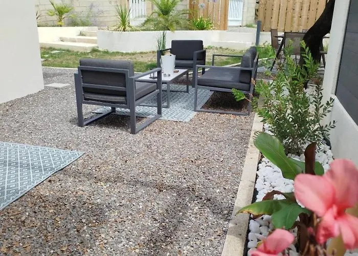 Feriehus T2 Avec Jacuzzi Prive, Piscine Et Jardin