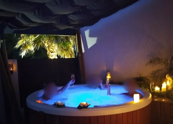 T2 Avec Jacuzzi Prive, Piscine Et Jardin Feriehus Massillargues-Attuech